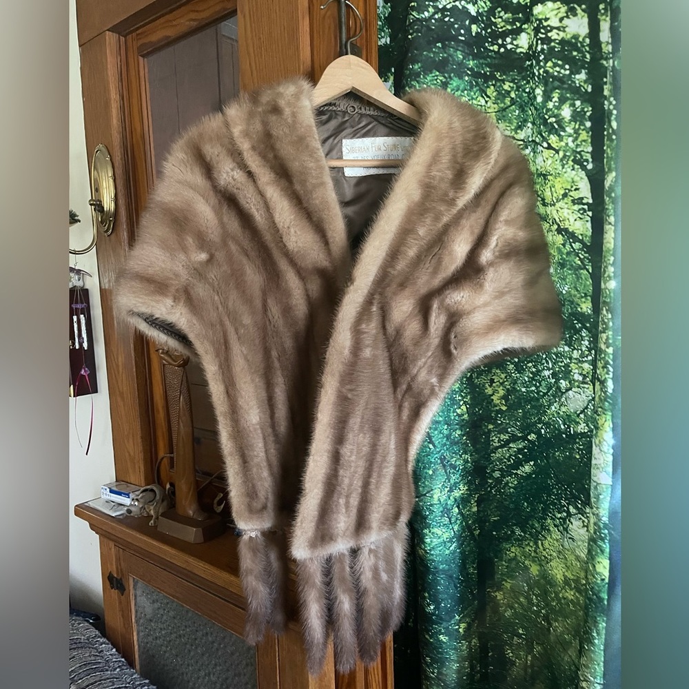 Emba Autumn Haze Mink Stole with 10 tails